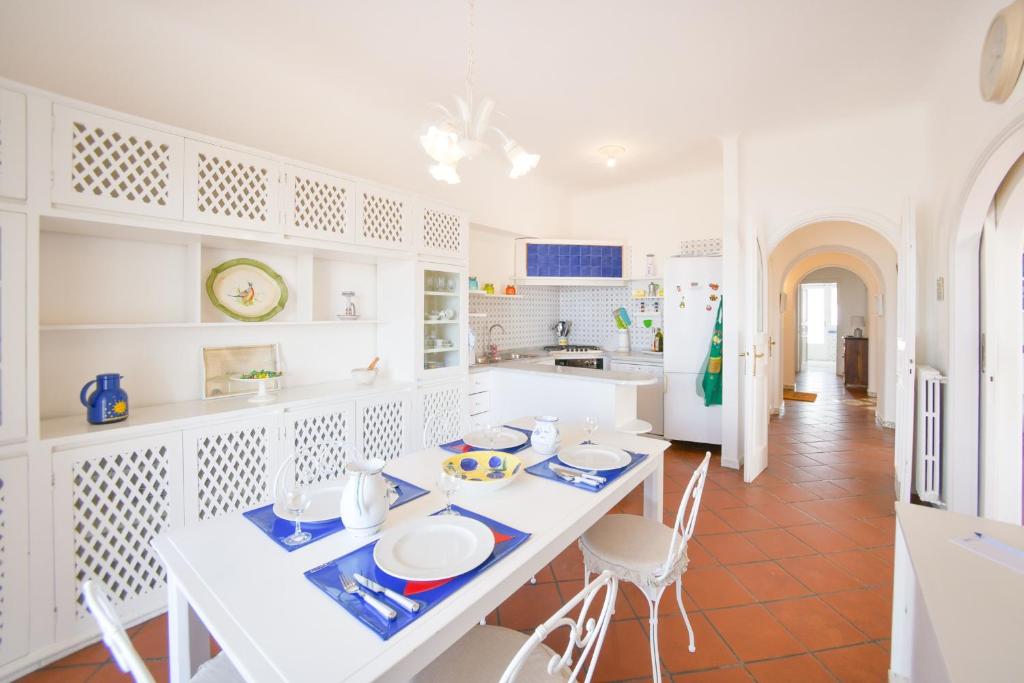 Køkken eller tekøkken på Casa Romano, centro di Forio, Ischia