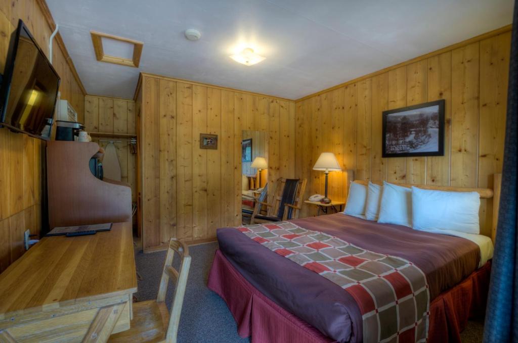 Powder House Lodge - Habitación Pionera- 1 Cama Queen (4 Plex)