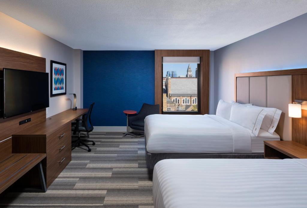 Holiday Inn Express Nashville-Downtown - Broadway, an IHG Hotel - Standaard Tweepersoonskamer Met Twee Tweepersoonsbedden En Toegankelijke Tub - Mobility Access