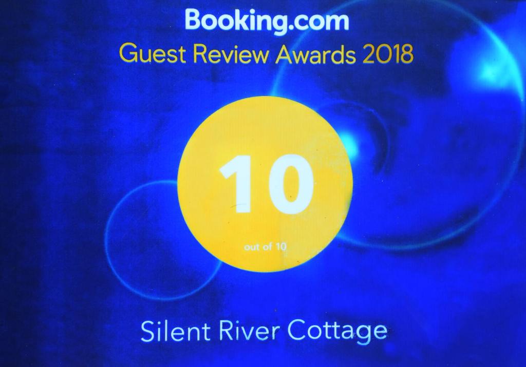 Certifikát, hodnocení, plakát nebo jiný dokument vystavený v ubytování Silent River Cottage