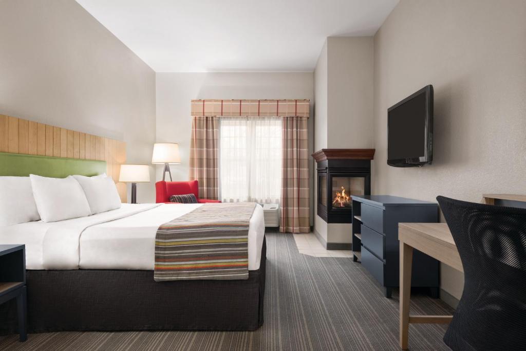 Country Inn & Suites by Radisson, Schaumburg, IL - 带有水疗浴的国王套房 - 残疾通道