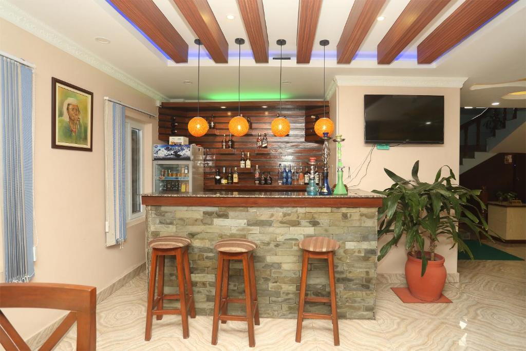 Salone o bar di Hotel Tulip Pokhara Inn