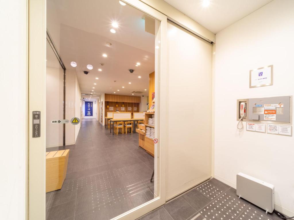 Kuchyň nebo kuchyňský kout v ubytování Super Hotel Shinagawa Shinbanba