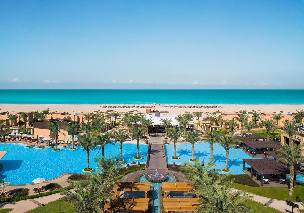 Bassein majutusasutuses Saadiyat Rotana Resort and Villas või selle lähedal