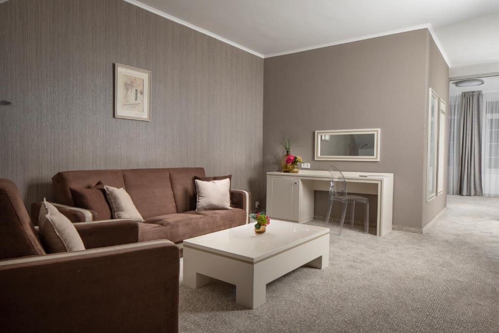 Promenáda Romantic Hotel - Resim 15