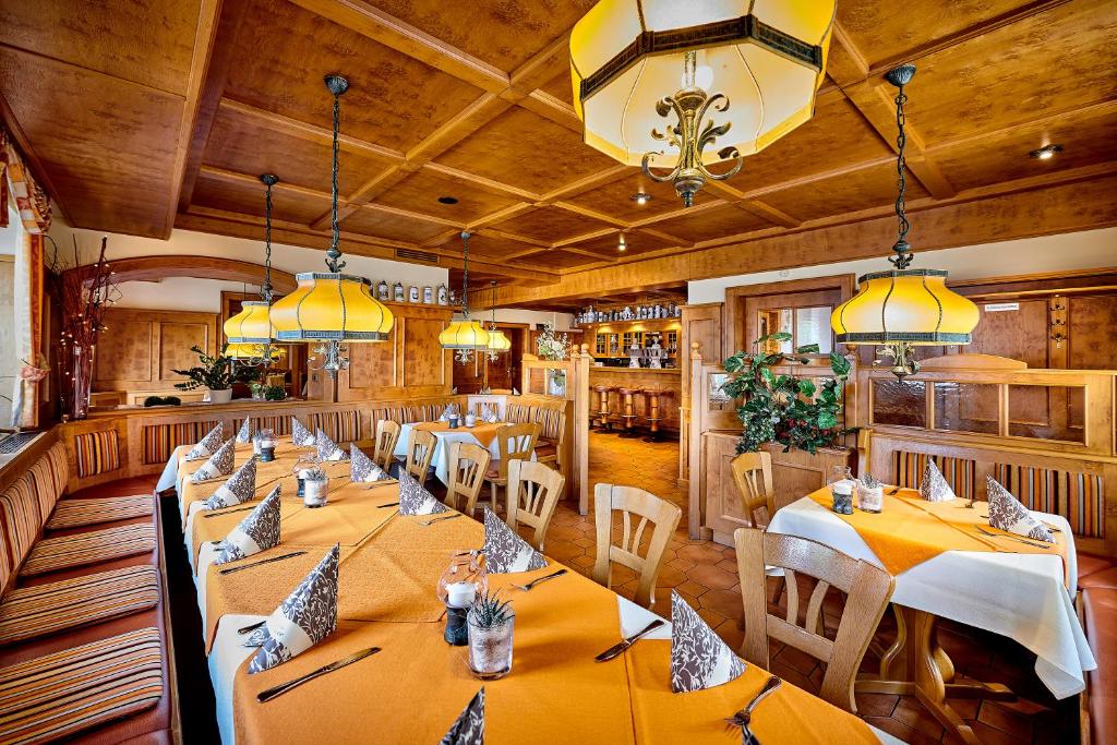 Restaurace v ubytování Hotel Gasthof zur Post