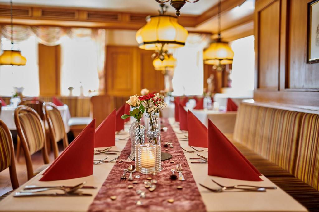 Restaurace v ubytování Hotel Gasthof zur Post