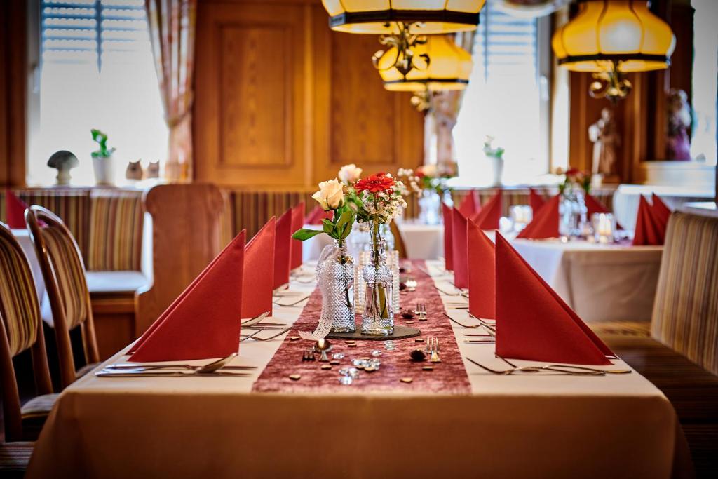 Restaurace v ubytování Hotel Gasthof zur Post