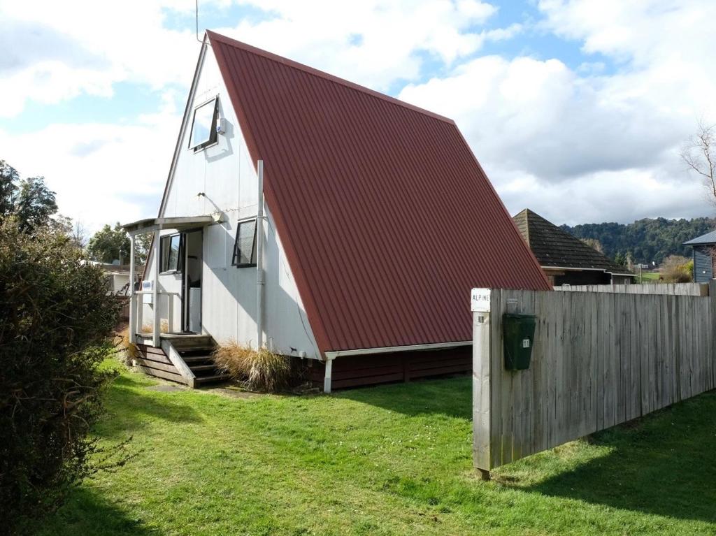 Central Ski Chalet - Ohakune Holiday Home - Housity