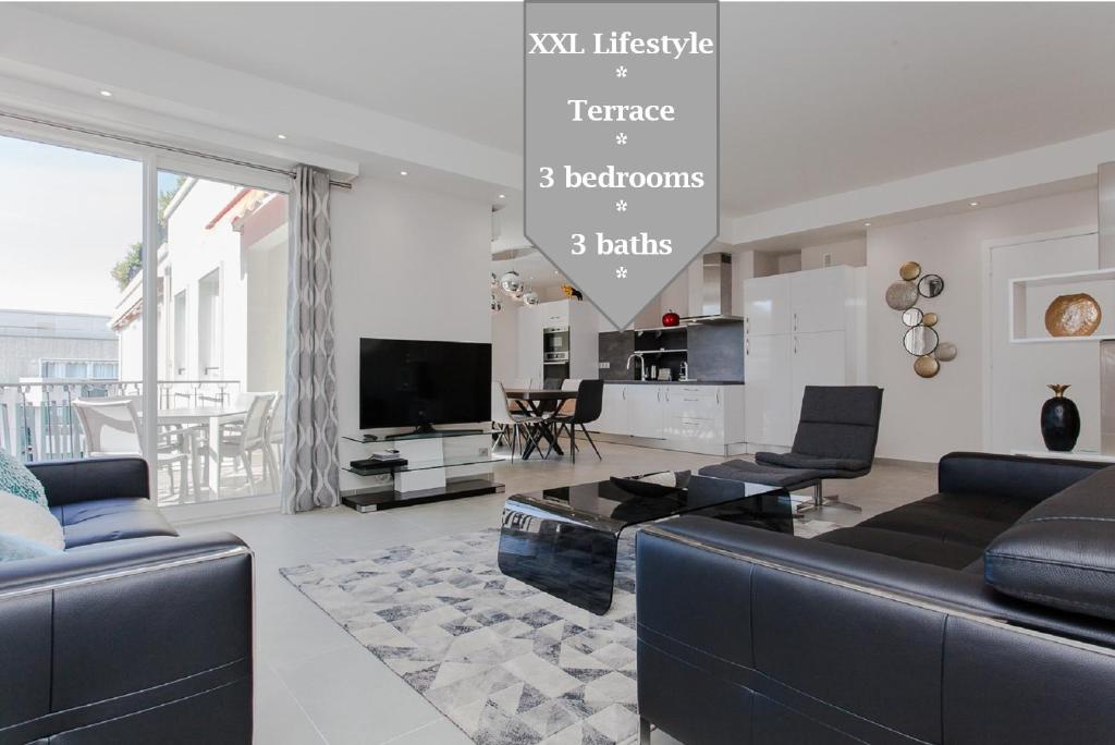 Marriott- Croisette: Superb 3 bedrooms/ 3 bathsにあるシーティングエリア