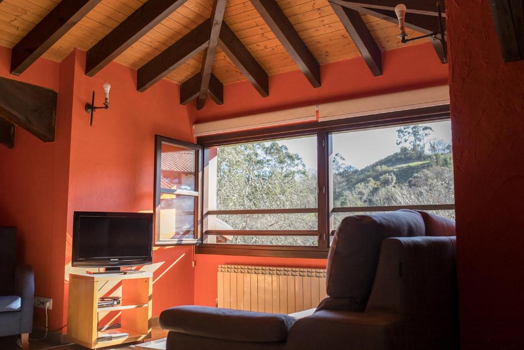 A television and/or entertainment centre at Los Picos