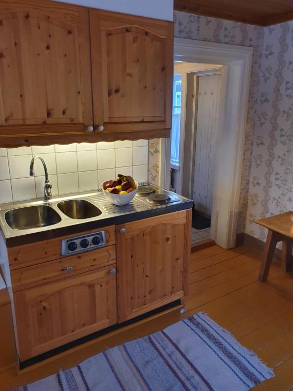 Kuchyň nebo kuchyňský kout v ubytování Lövånger Kyrkstad