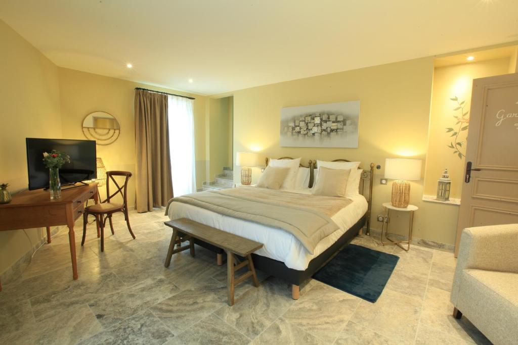 Chambres D' hôtes Les Ormes - 9