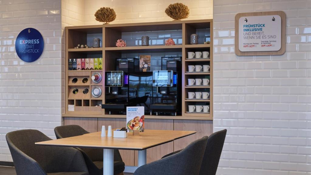 Holiday Inn Express Düsseldorf - City North by IHG - Resim 35
