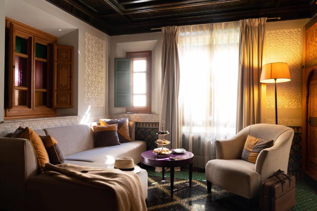 Coin salon dans l'établissement Palais Faraj Suites & Spa