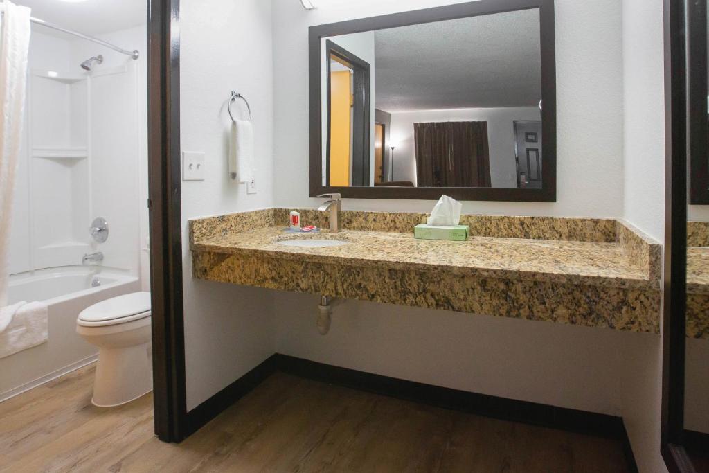 Econo Lodge - Queen Room - Niet -roken