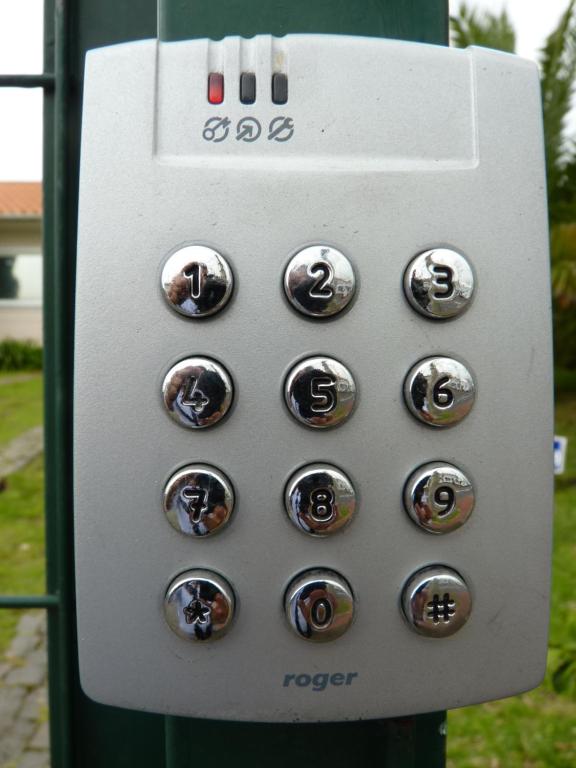 AZORES HOLIDAYS HOUSE -B&B - Suites - Self Check-in KEYBOARD - 7