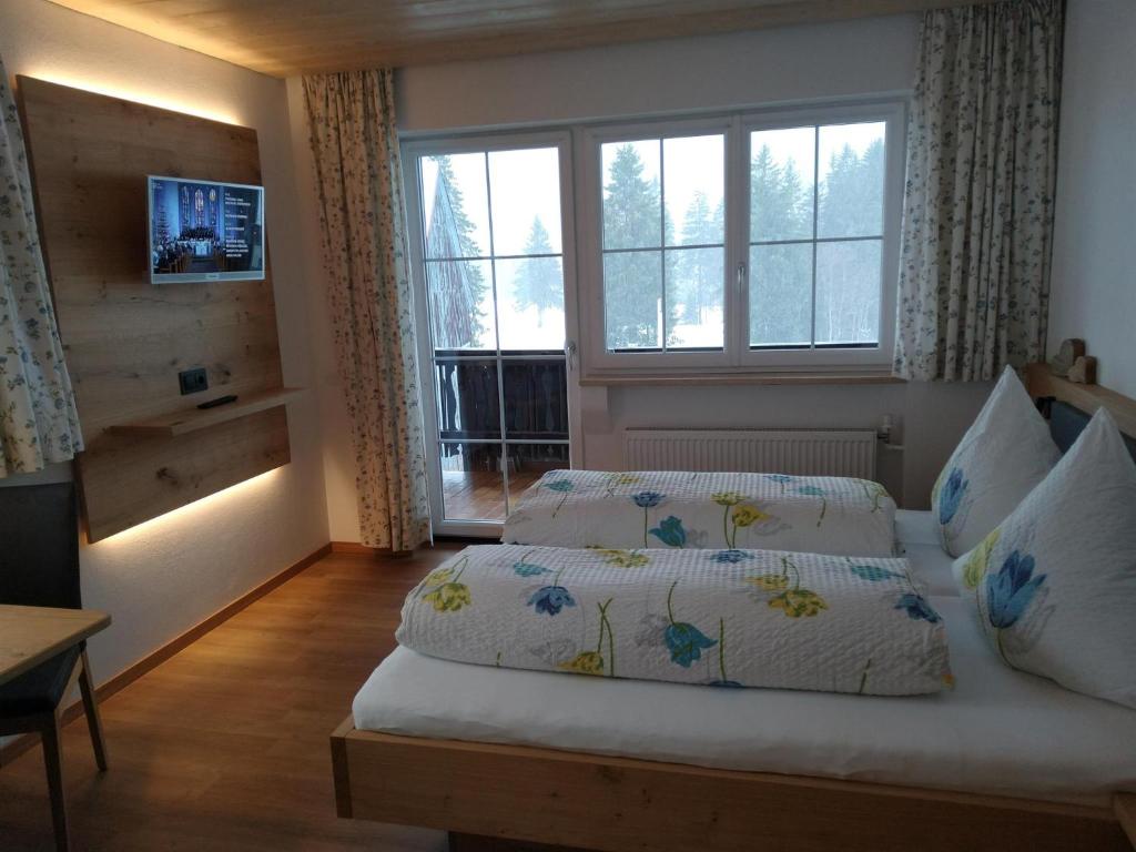 TV a/nebo společenská místnost v ubytování Jagdhaus Hiemer