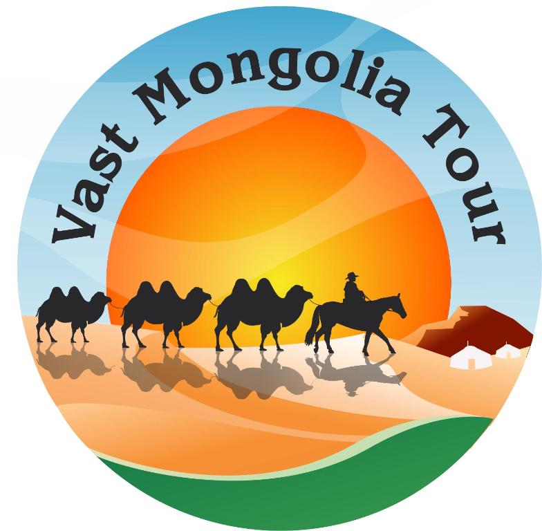 Vast Mongolia Tour & Hostel في أولان باتور: صورة قافلة جمل في الصحراء مع كلمة صحراء مغربية
