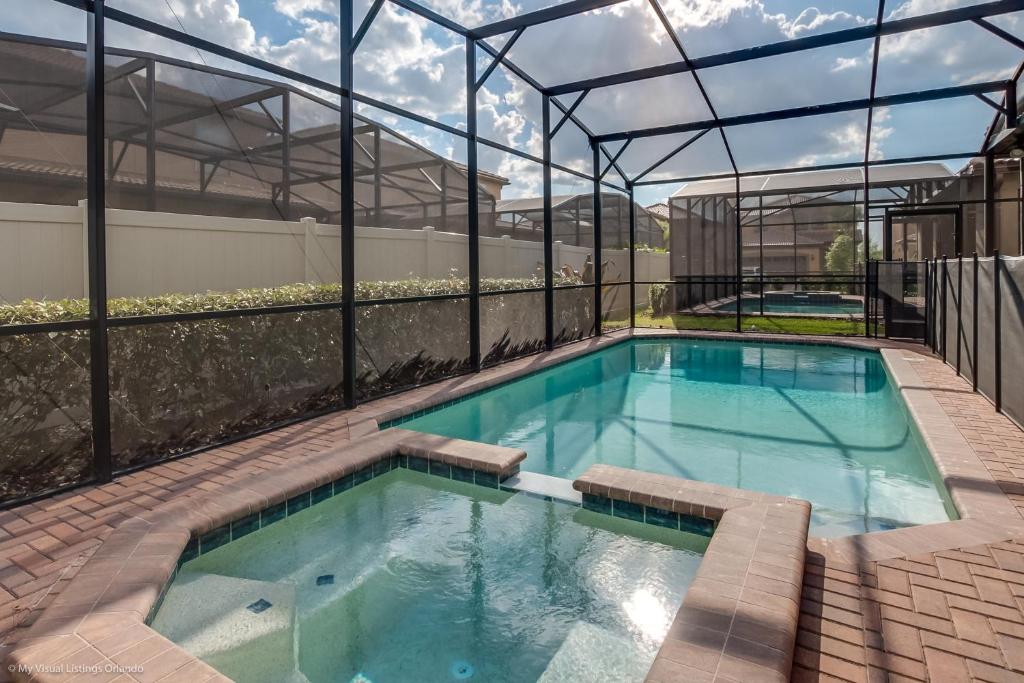 สระว่ายน้ำที่อยู่ใกล้ ๆ หรือใน Villa w Private Pool FREE Resort Access