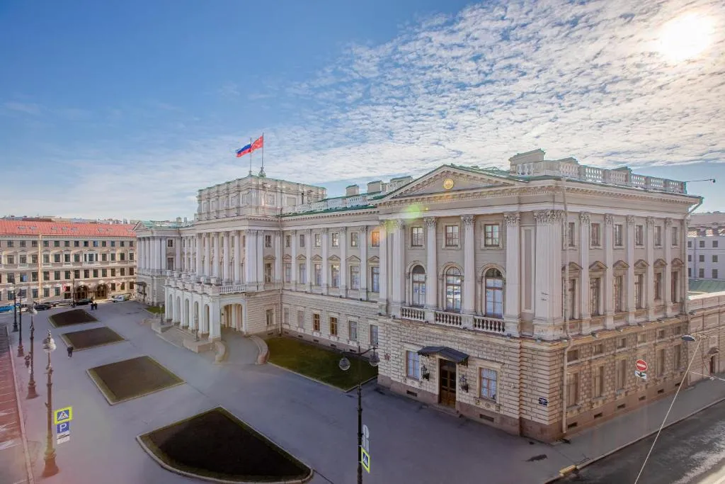 ArtSpb: апартаменты возле Исаакиевского собора - 3 спальни - панорамный вид, Kudrovo, Russia