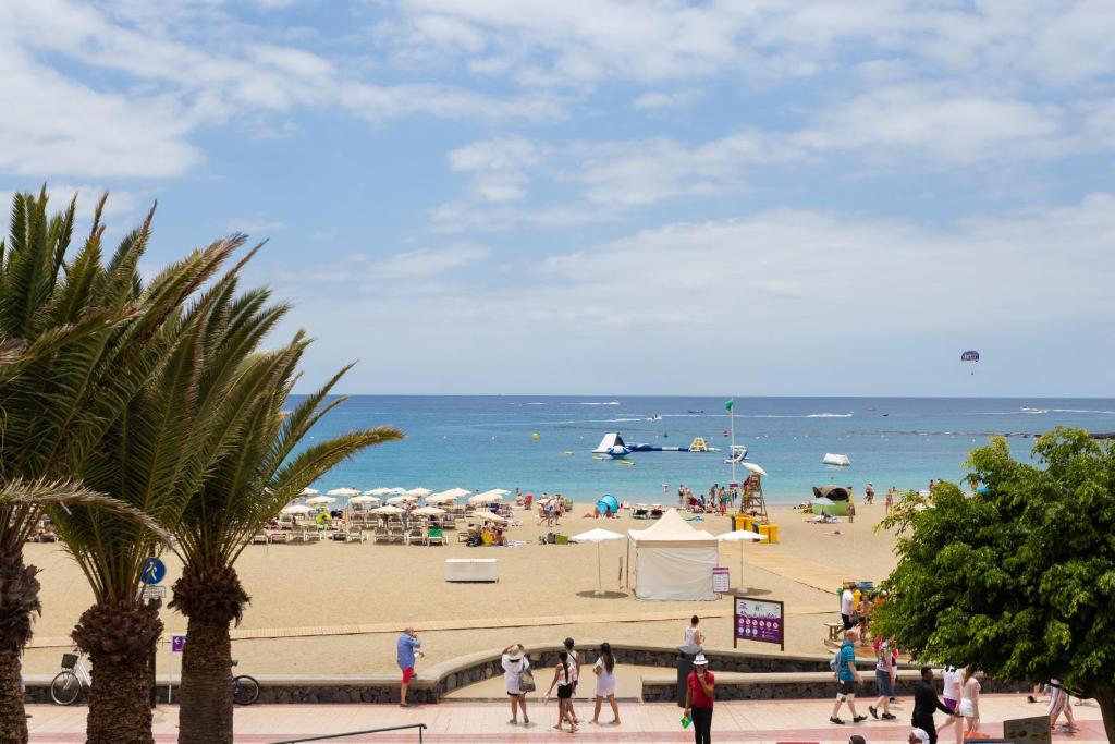 Apartamento en Playa las Vistas con aire acondicionado