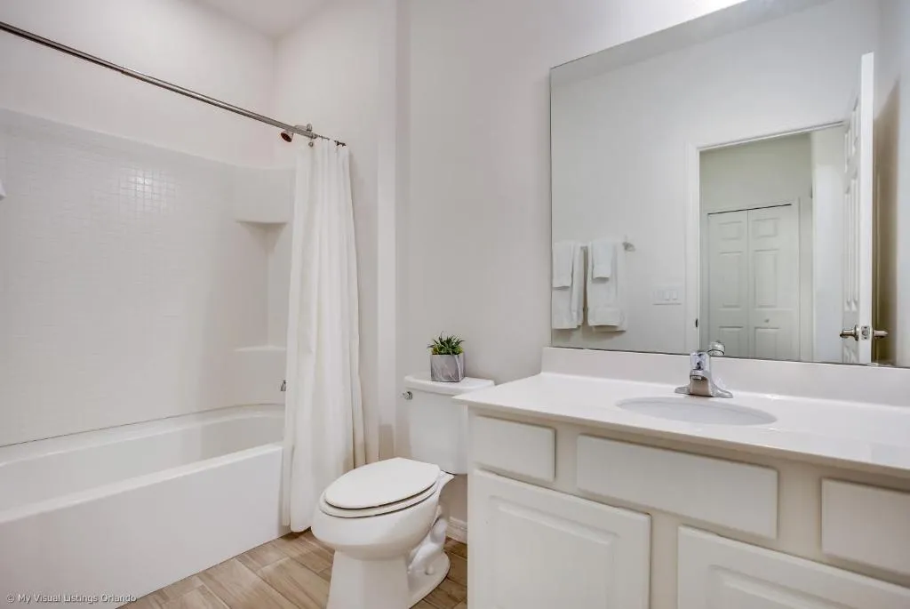 6112 Broad Oak Drive, Davenport, United States