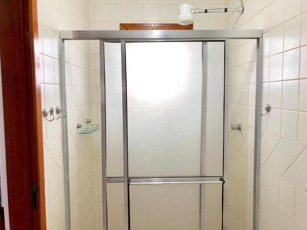 Uma Casa Feliz Pertinho da Praia pra Relaxar