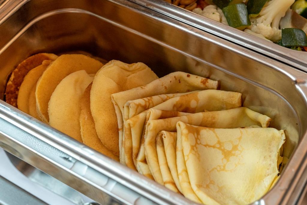 ホテルの敷地内または近くでの食事または食べ物