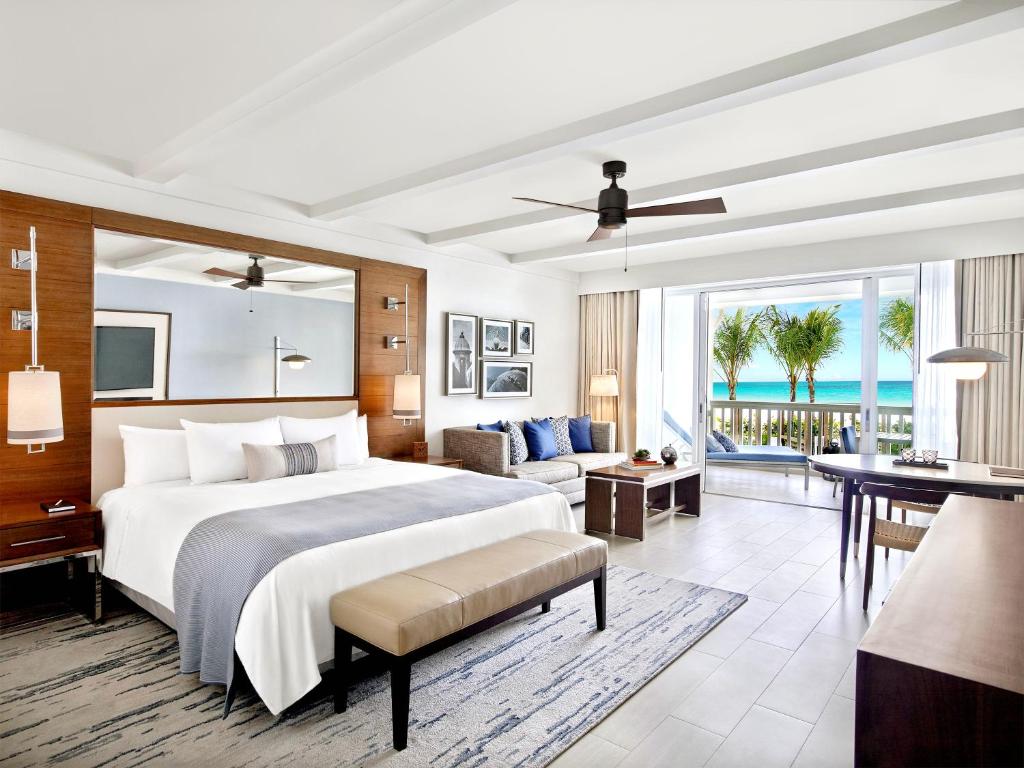 Postel nebo postele na pokoji v ubytování Fairmont El San Juan Hotel