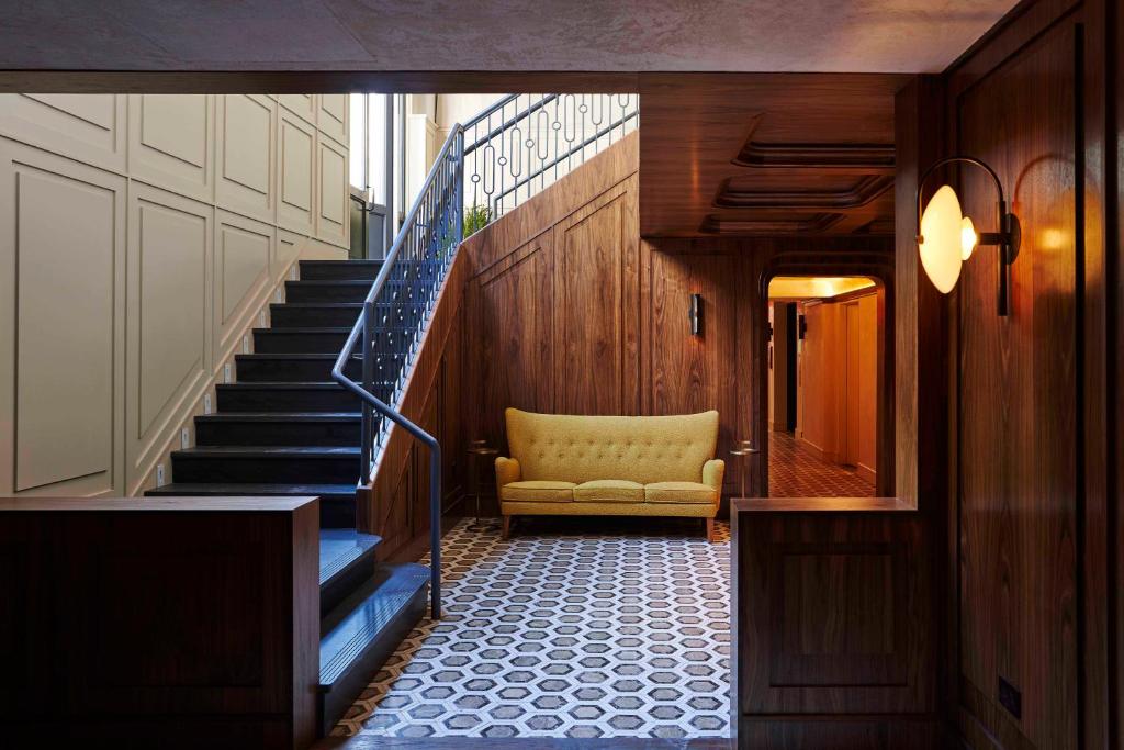 Uma área de estar em Walker Hotel Tribeca