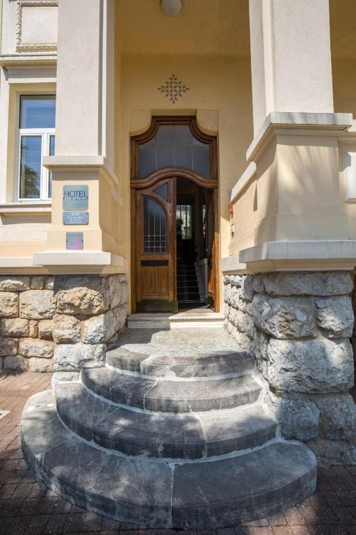 Fasada lub wejście do obiektu Hotel Villa Eugenia