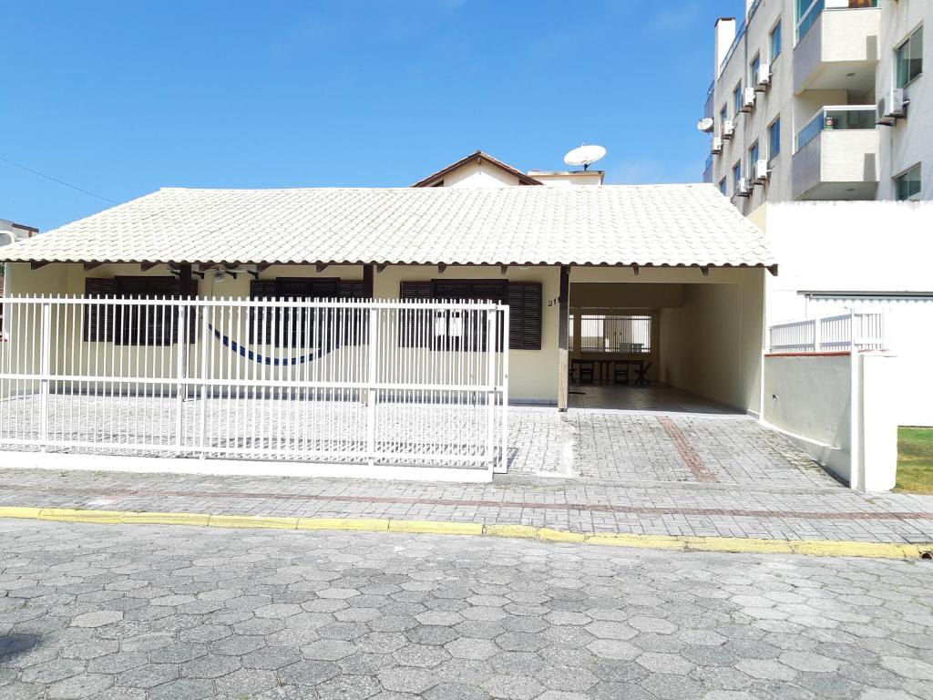  Casa com ótima localização