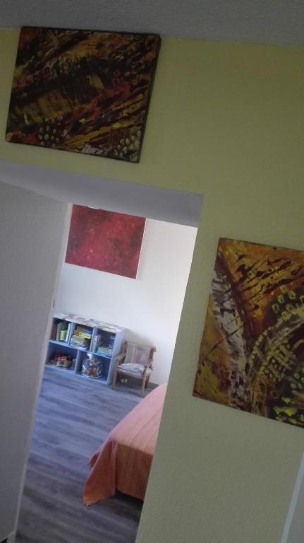 Postel nebo postele na pokoji v ubytování GITE Le CERISIER VIA RHONA DOLCE VIA
