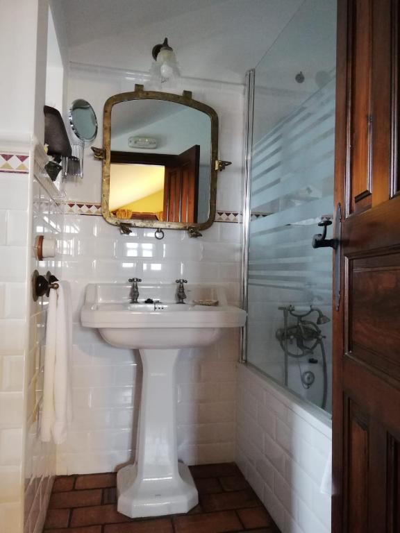 A bathroom at Posada de Pedreña