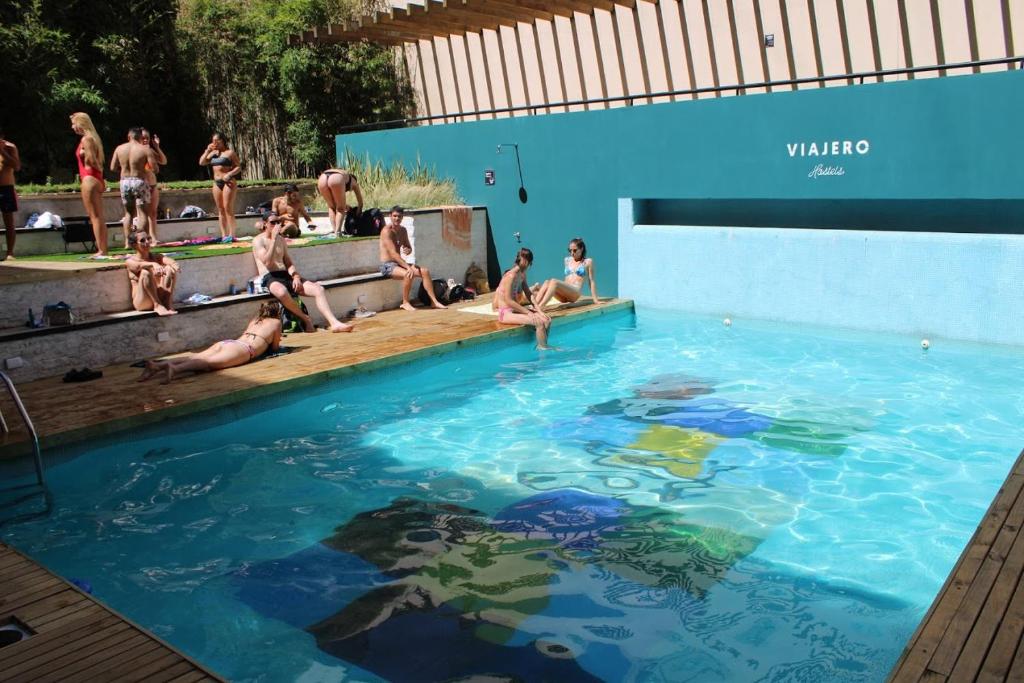 A piscina localizada em Viajero Hostel Buenos Aires ou nos arredores