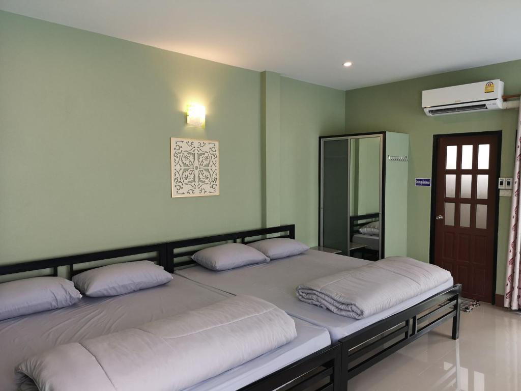 โรงแรมห้วยทราย Huaisai Hotel - Habitación Cuádruple Superior