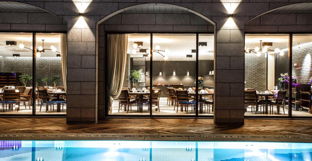 Bazén v ubytování Lapis Hotel Namhae nebo v jeho okolí