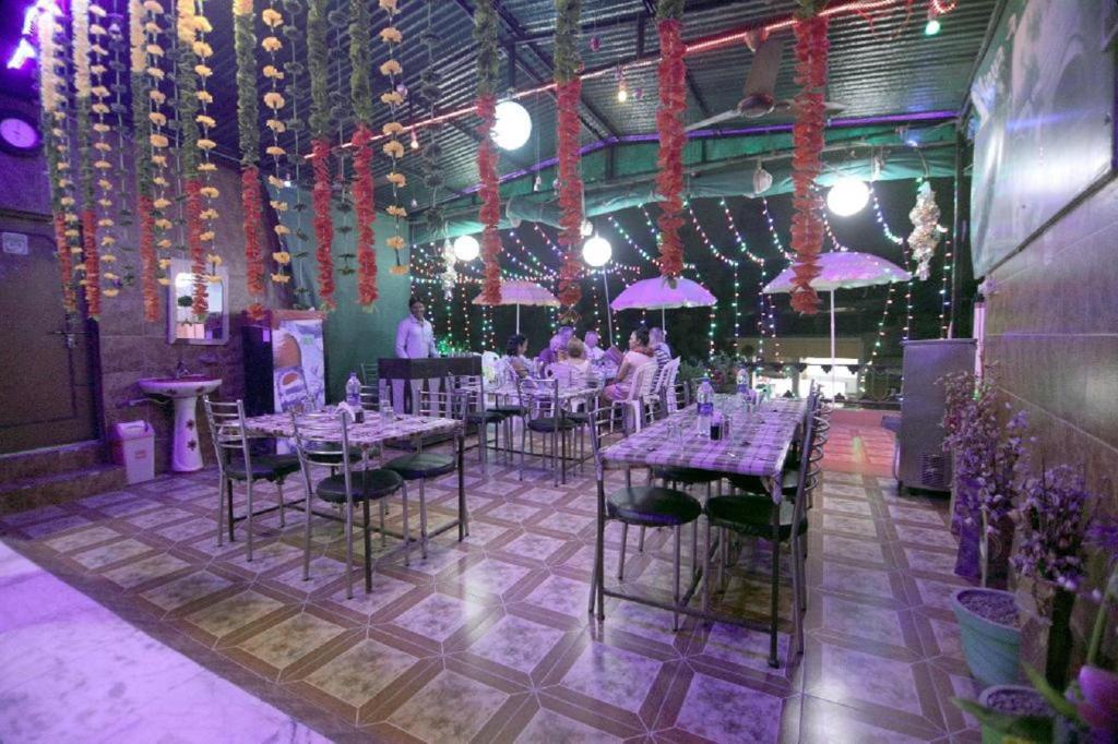 Restaurace v ubytování Hotel Rashmi