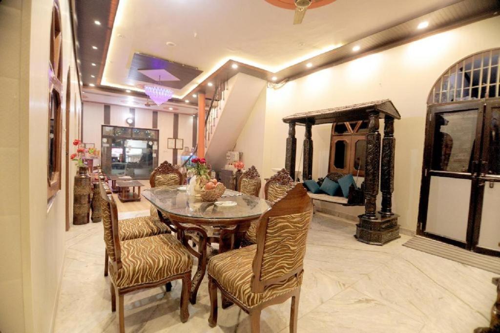 Posezení v ubytování Hotel Rashmi