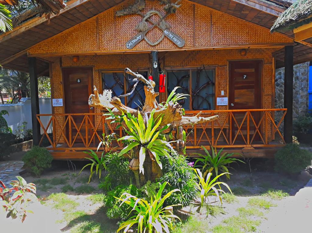 Castaway Native Huts - Double Room With Balcony