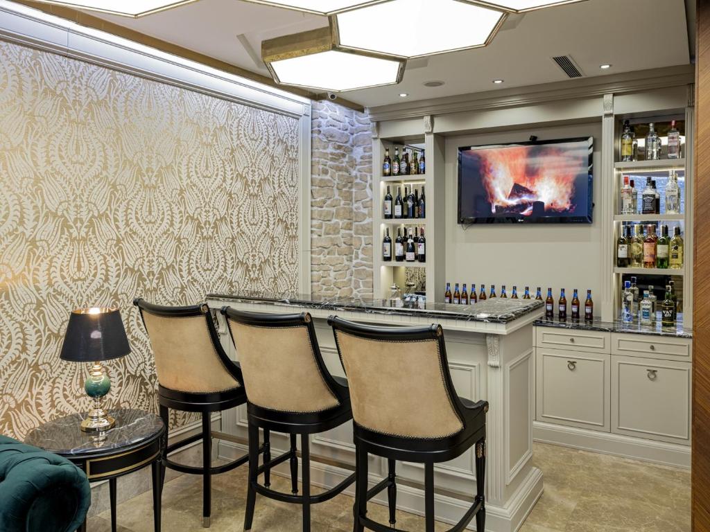 TV a/nebo společenská místnost v ubytování Nowy Efendi Hotel - Special Category