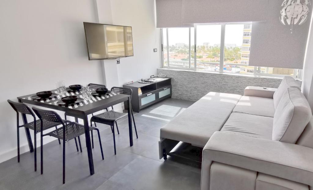 Orsa Minor, San Bartolomé – Updated 2023 Prices