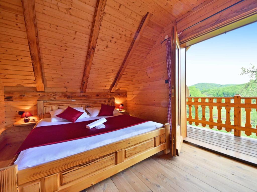 Postel nebo postele na pokoji v ubytování Chalet Lana by Interhome