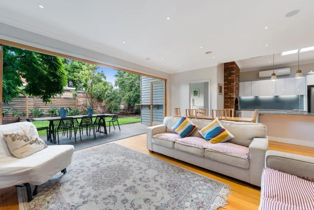 Lovely Family Home in Quiet Bayside Neighbourhood, Cwmbran, Australia
