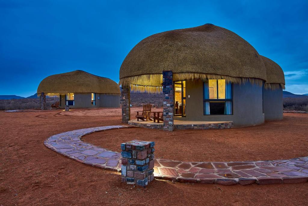 a home in the middle of the desert at We Kebi Safari Lodge in Sesriem
