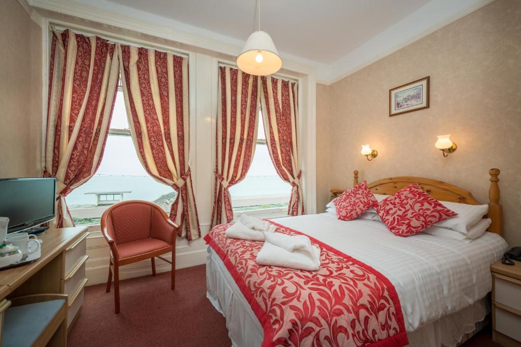 Somerset Hotel - 
