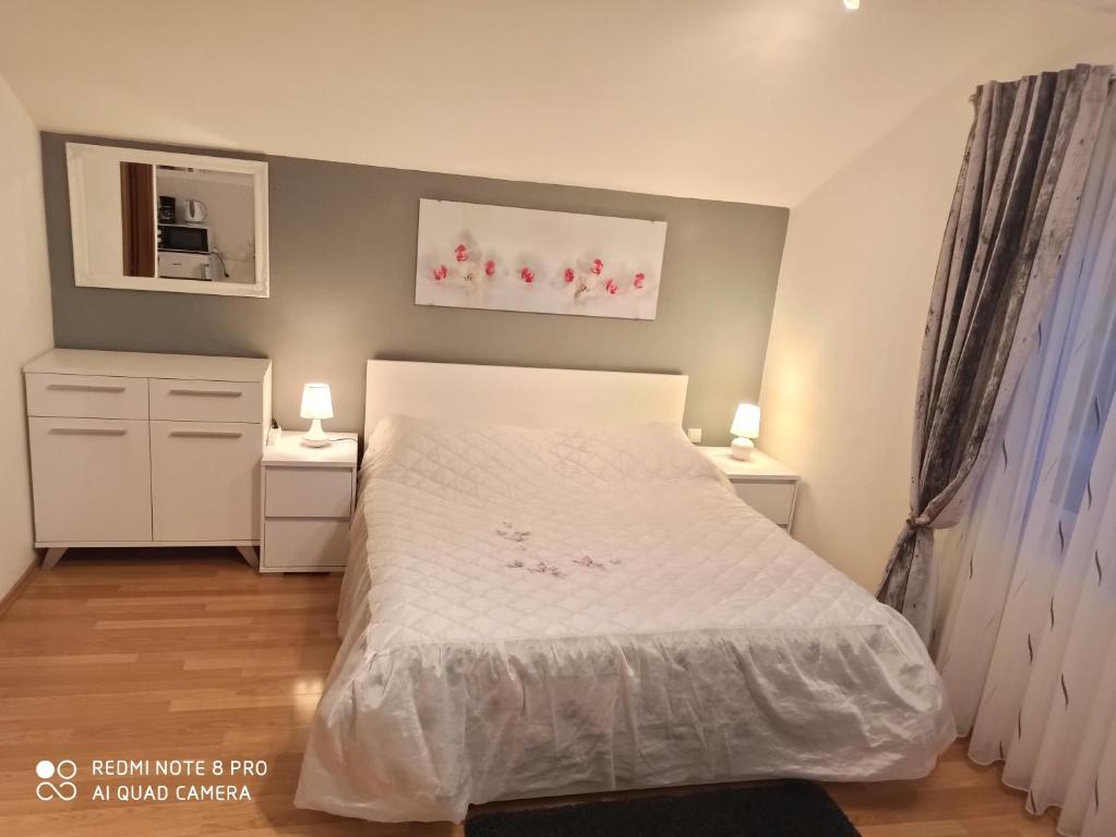 Apartments Roncevic - Studio Apartment
