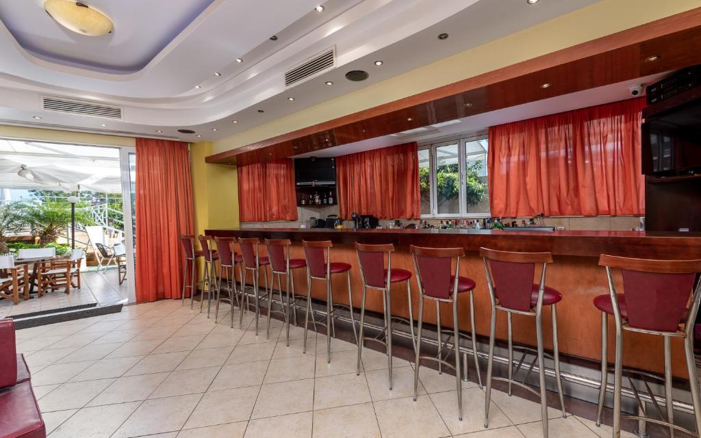 Restaurace v ubytování Marine Congo Hotel