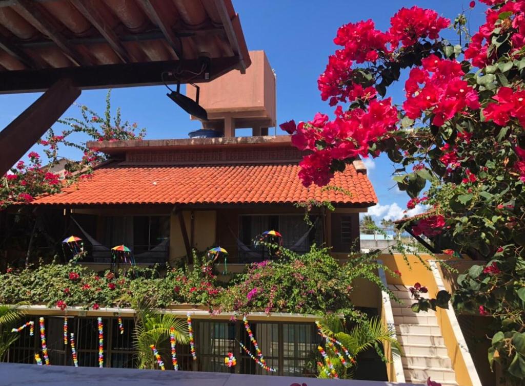  Condomínio com Apartamentos a Beira Mar